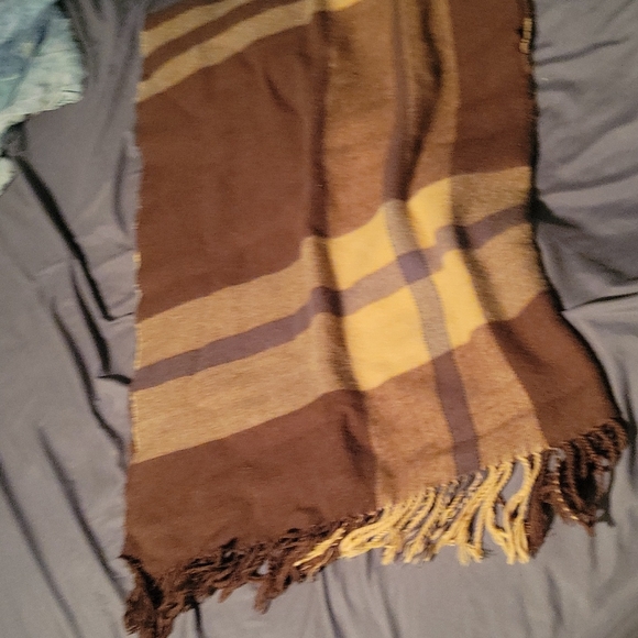 Scarves - Picture 3 of 4